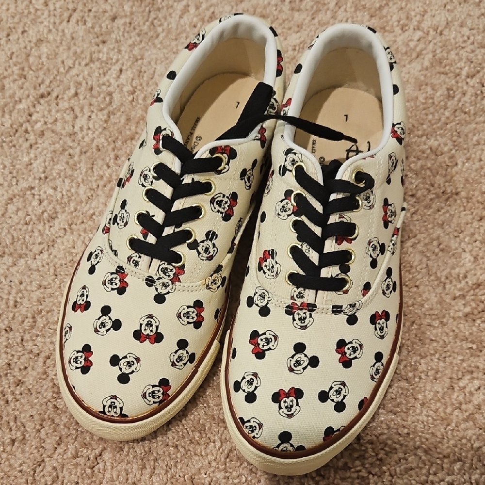 NWOT Disney Cream Sneakers with Black Lace Mickey And Minnie Mouse US 8